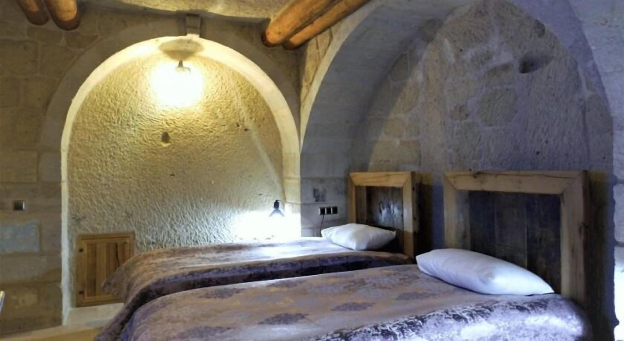 Mahzen Cave Hotel Ortahisar Exterior photo