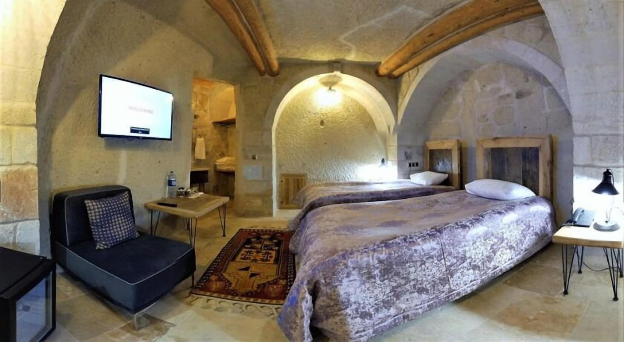 Mahzen Cave Hotel Ortahisar Exterior photo