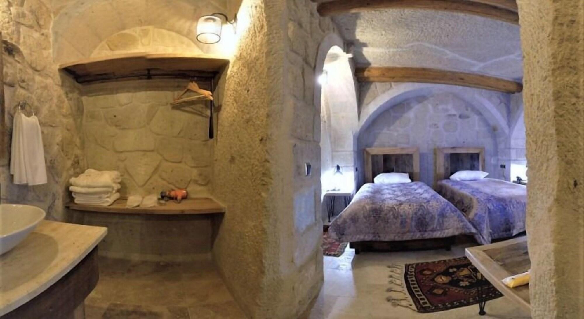 Mahzen Cave Hotel Ortahisar Exterior photo