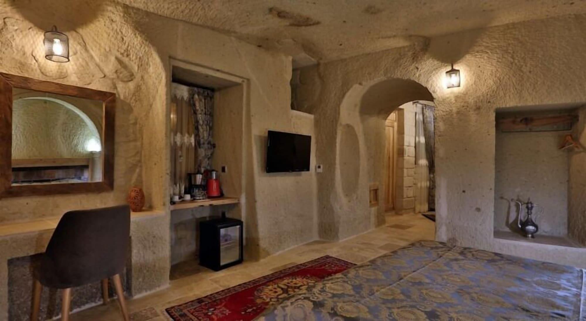 Mahzen Cave Hotel Ortahisar Exterior photo