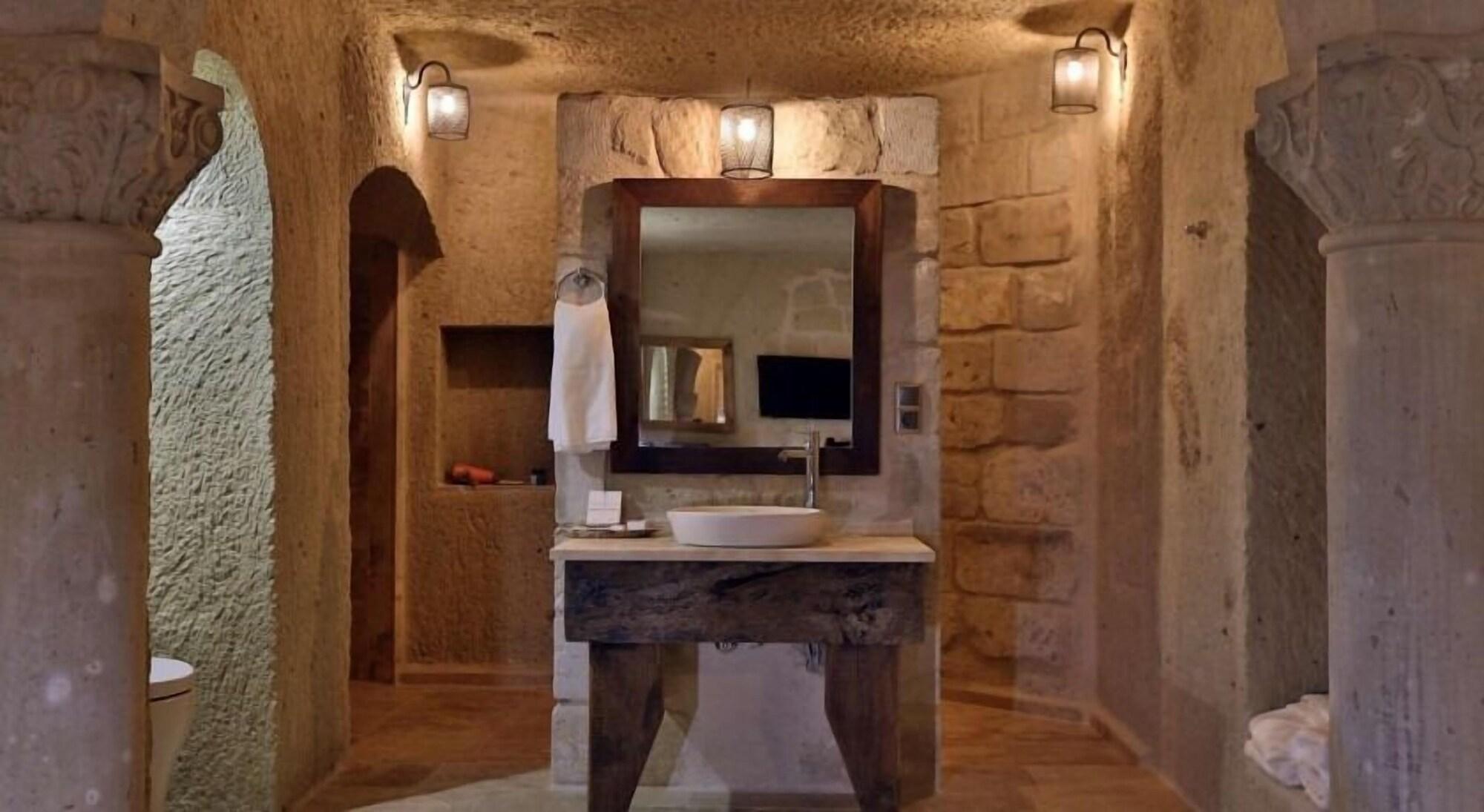 Mahzen Cave Hotel Ortahisar Exterior photo