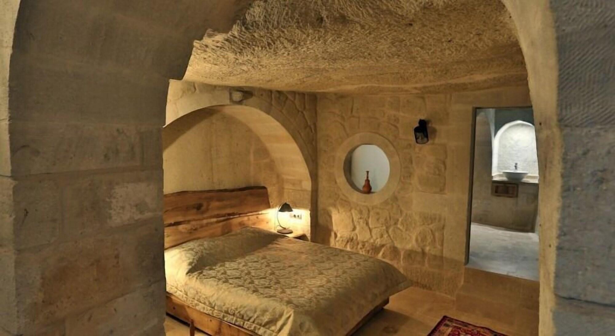 Mahzen Cave Hotel Ortahisar Exterior photo