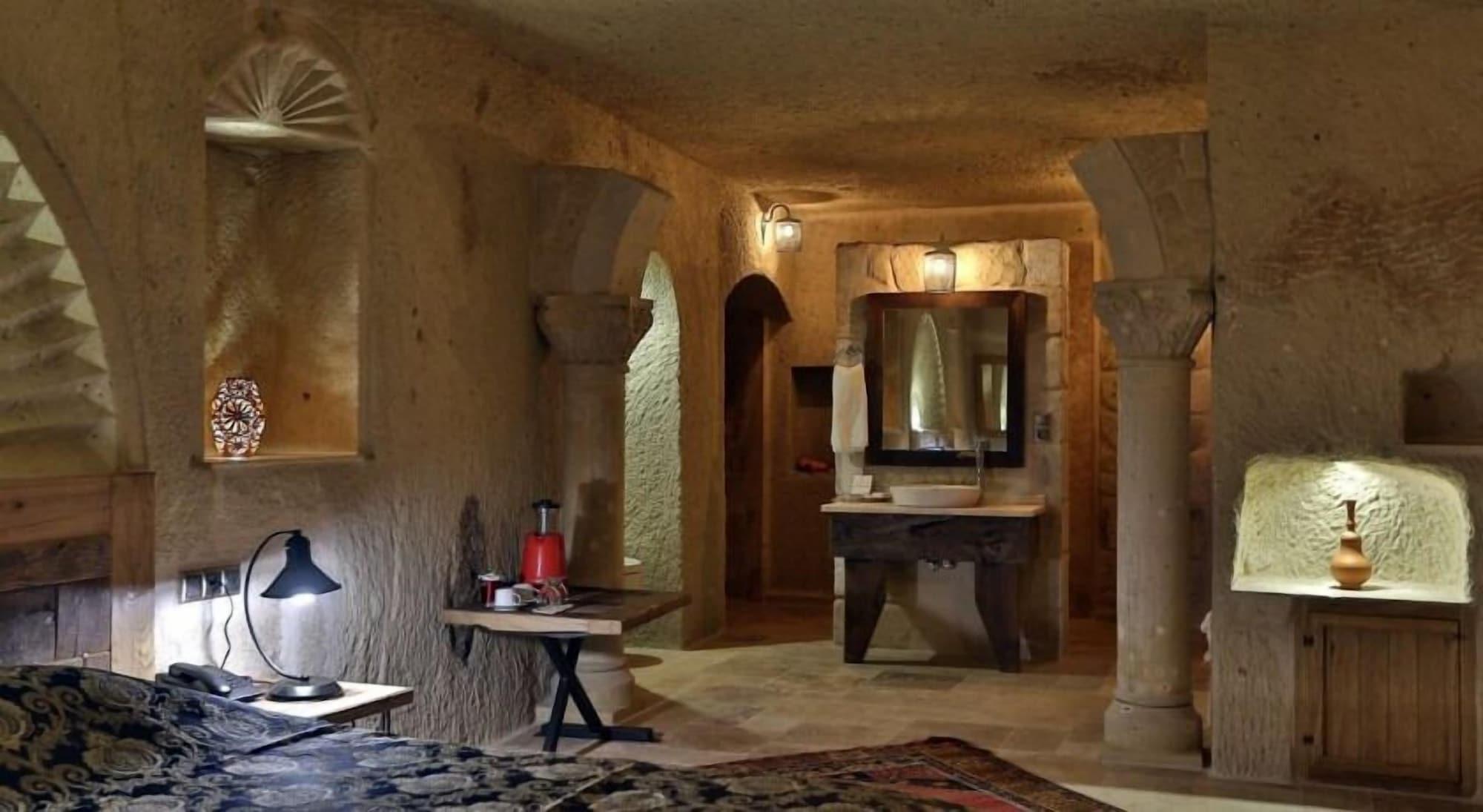 Mahzen Cave Hotel Ortahisar Exterior photo
