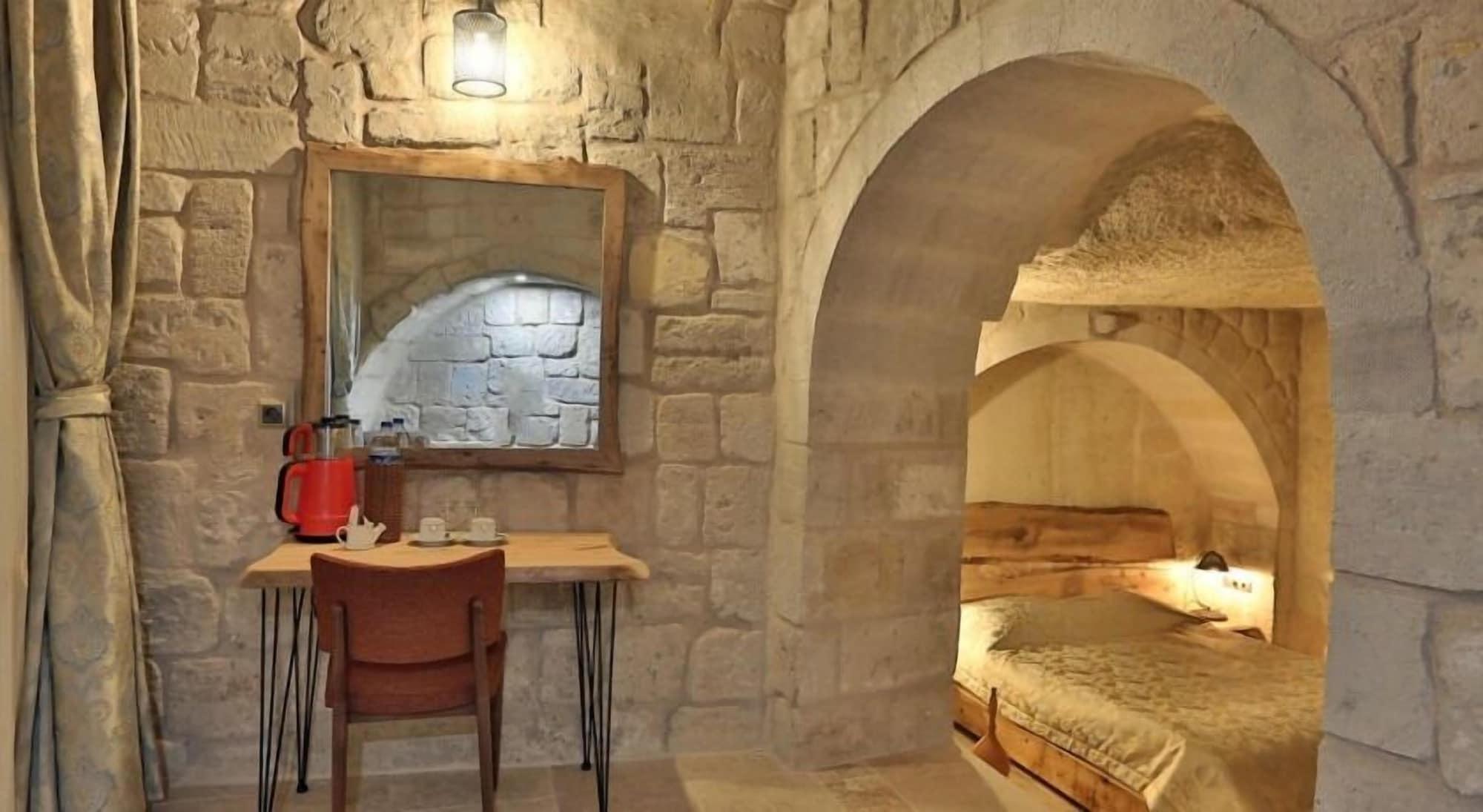 Mahzen Cave Hotel Ortahisar Exterior photo